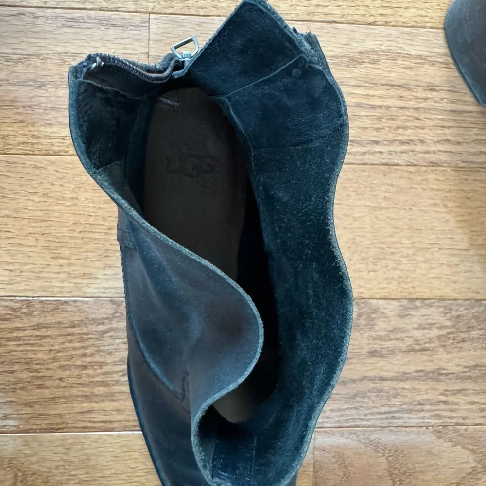 UGG Womens size 8 Black Ankle Boots - Picture 7 of 8